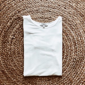 Witchery short sleeve white t-shirt.